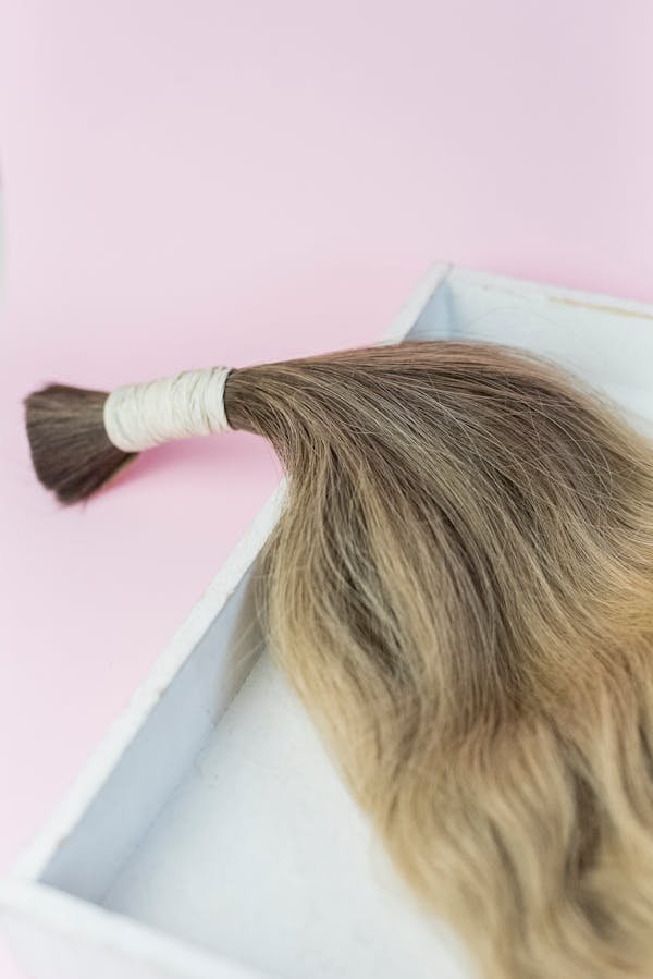 Extensions cheveux naturels : le guide des indispensables à avoir